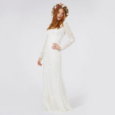 Ivory lace bridal dress
